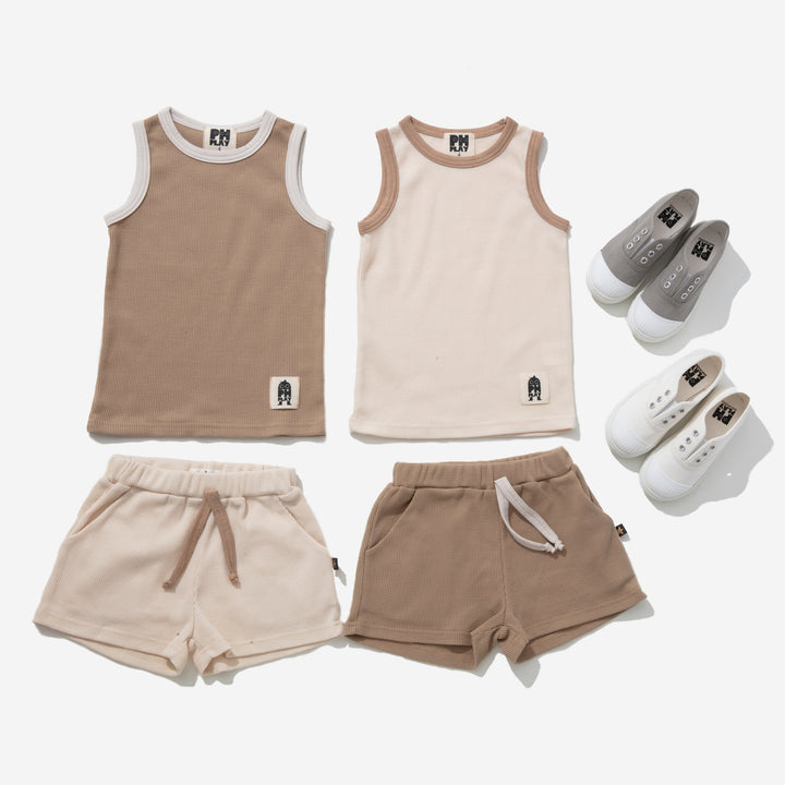 Styling image - Waffle Tanktop Set in brown and cream