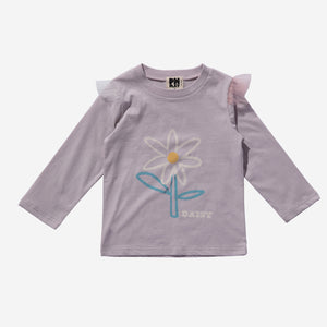 gray daisy